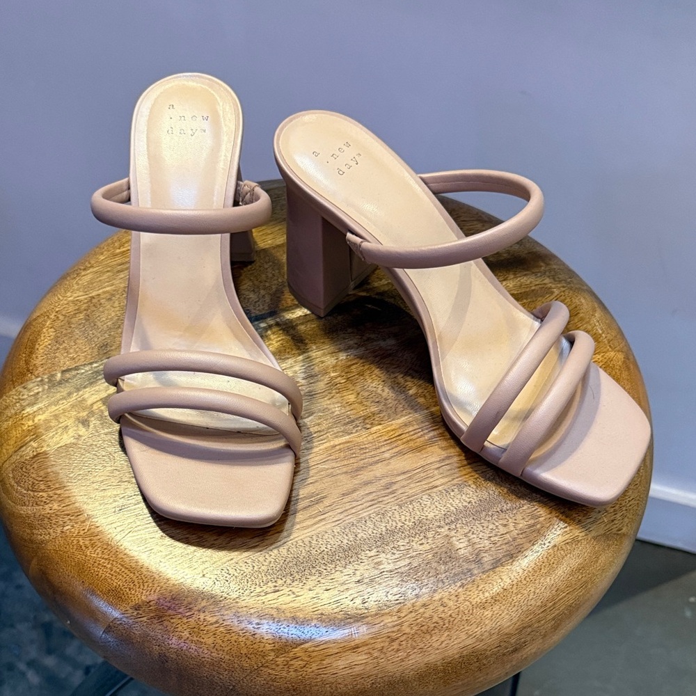 Women's Tan Heeled Sandals